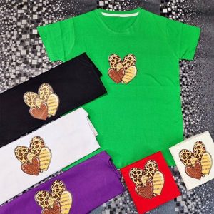 بهترین جنس‌ها برای دوام و راحتی تی‌شرت‌ها